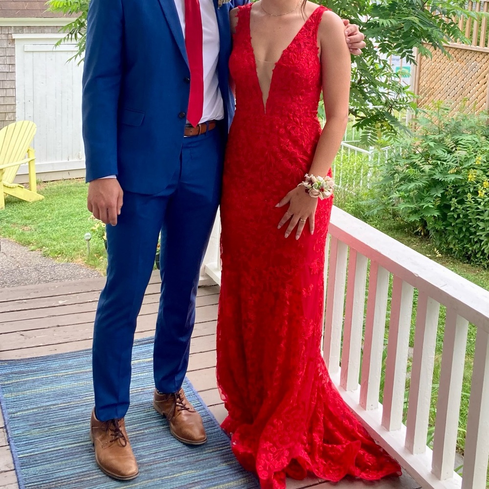 Elegant Red Lace Prom Gown